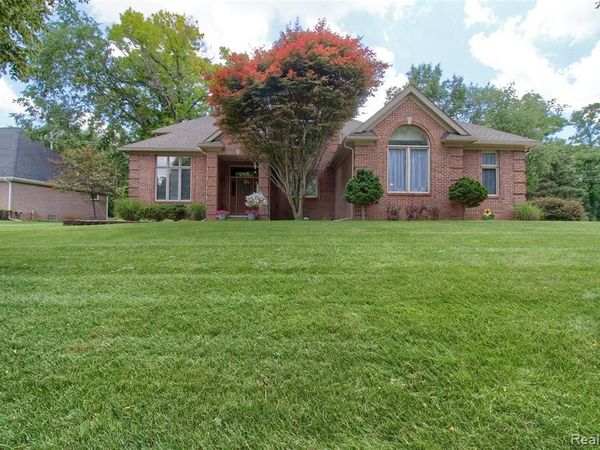 151 Wendover Court Court, Commerce Twp, MI 48390