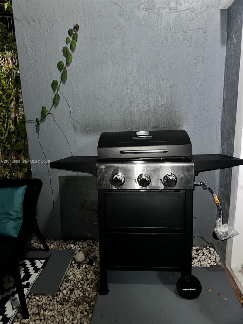 2732 SW 26th St , Unit 2732, Miami, FL 33133 Photo