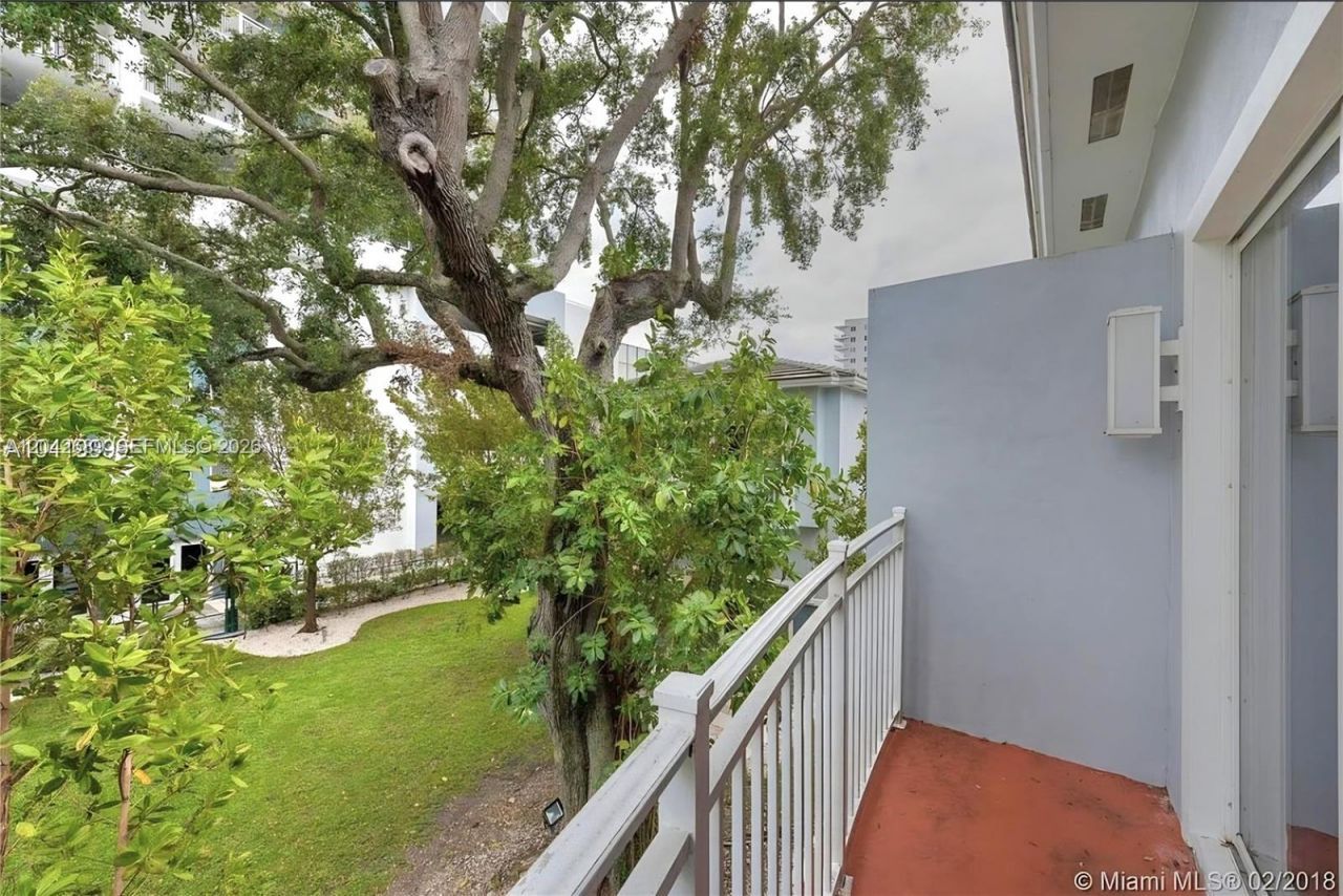 2732 SW 26 St, Unit 2732, Miami, FL 33133 Photo