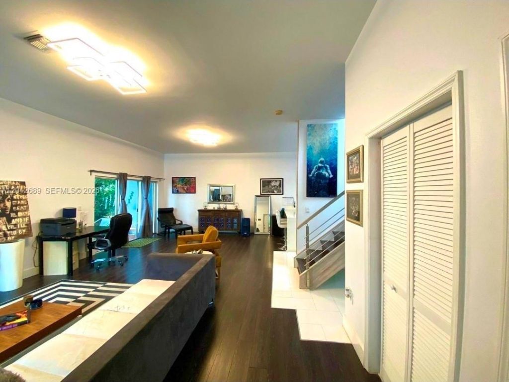 2732 SW 26 St, Unit 2732, Miami, FL 33133 Photo