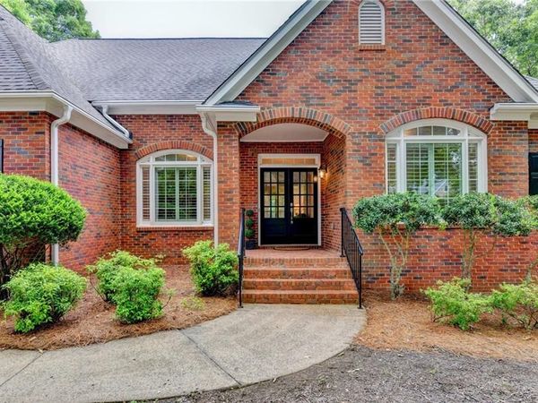 3515 Woodbury Creek Drive , Cumming, GA 30041