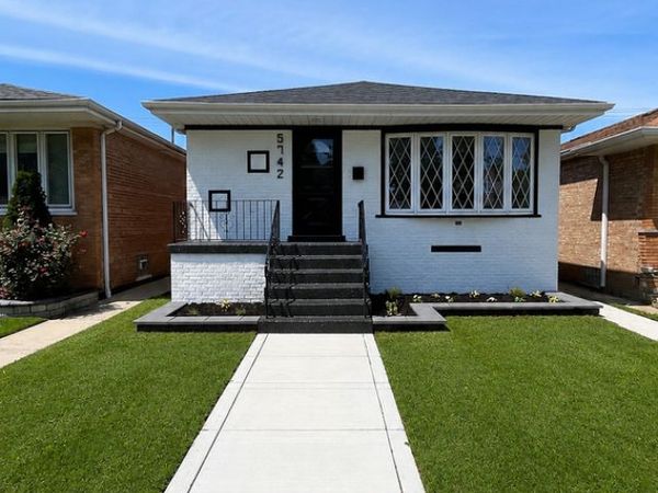 5742 W 63rd Place , Chicago, IL 60638
