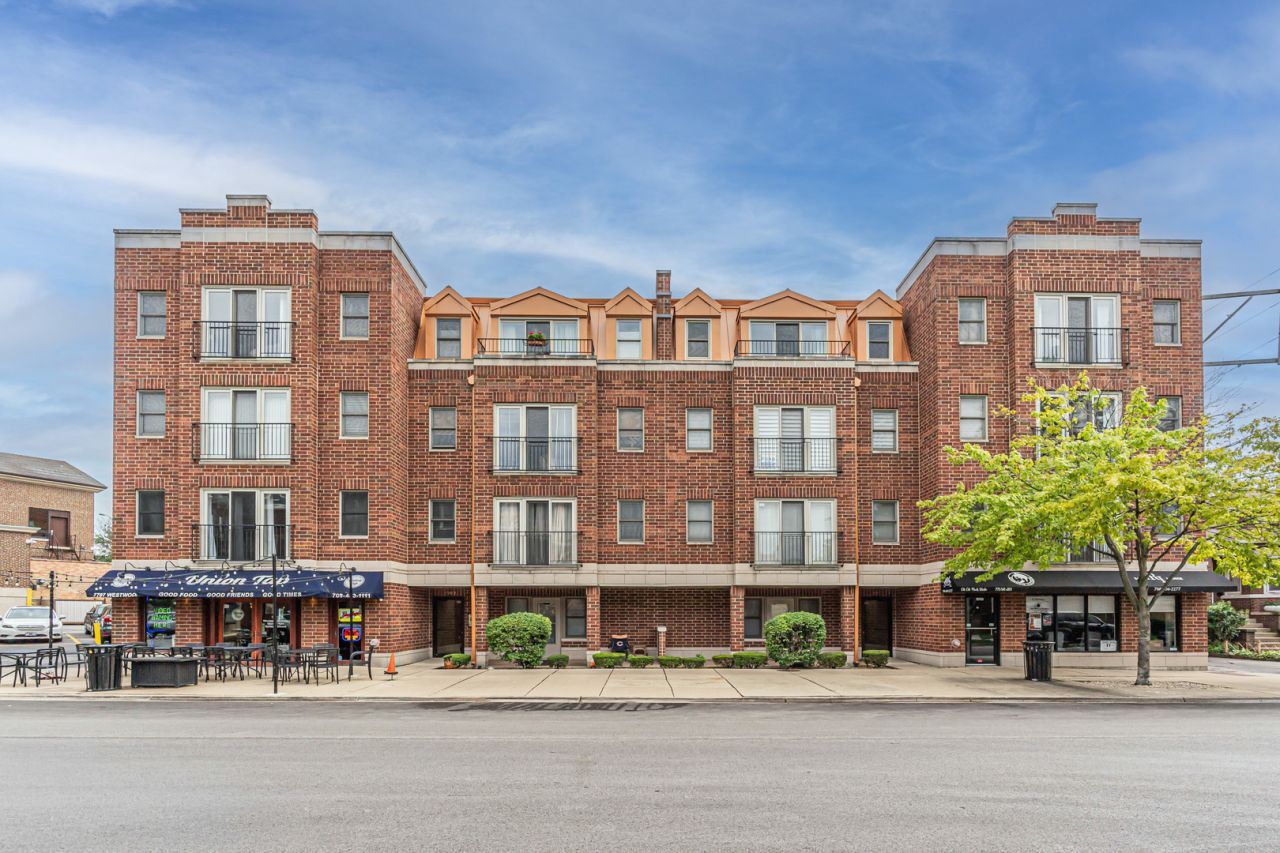 7707 Westwood Drive, Unit 1B, Elmwood Park, IL 60707 Main Photo