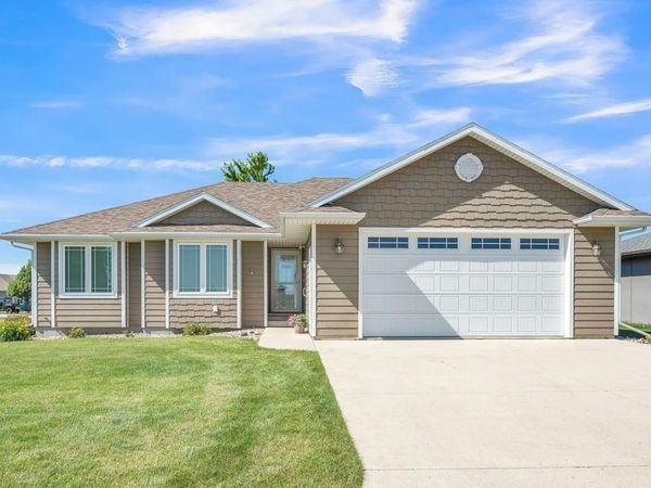 301 30th Street , Milford, IA 51351