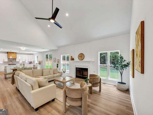 636 Harbour Shores Drive, Jackson, GA 30233