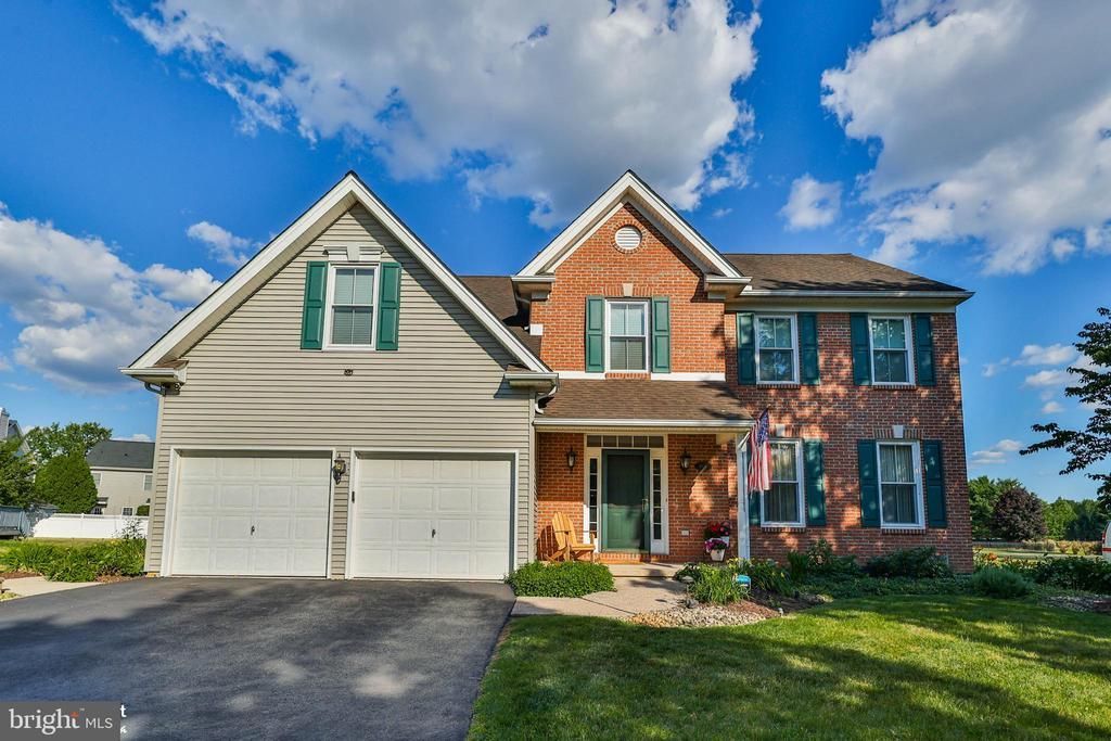 4826 SOMERSET LANE , MACUNGIE, PA 18062