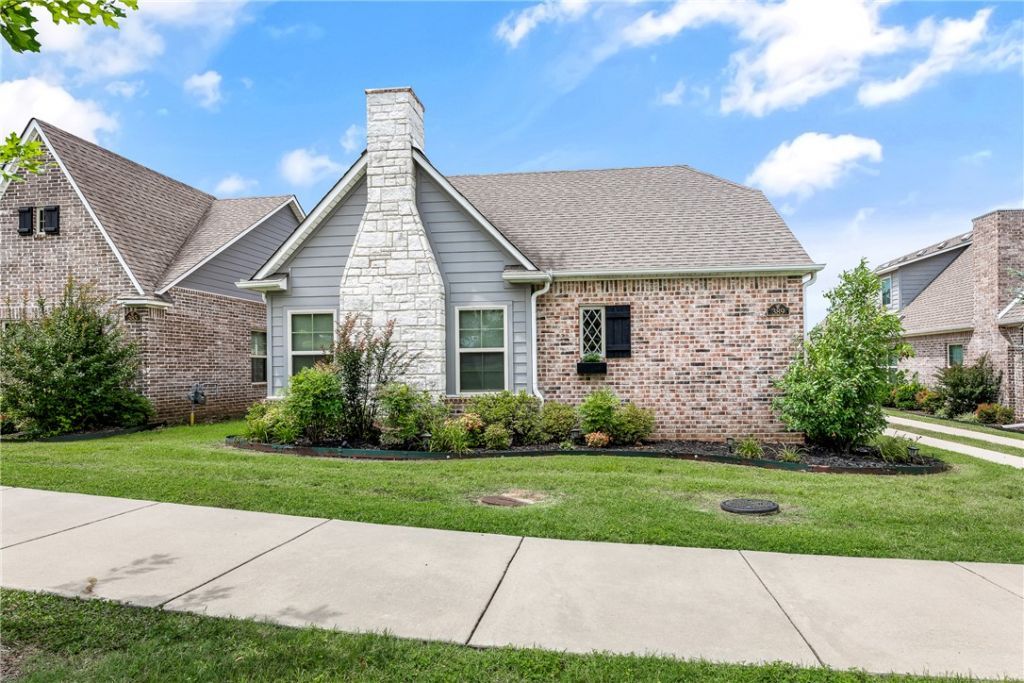 389 N Mountain Ranch Boulevard, Fayetteville, AR 72704 Main Photo