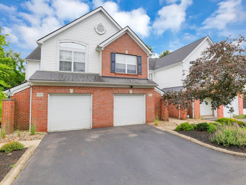 5785 Albany Green, Westerville, OH 43081 Photo 2