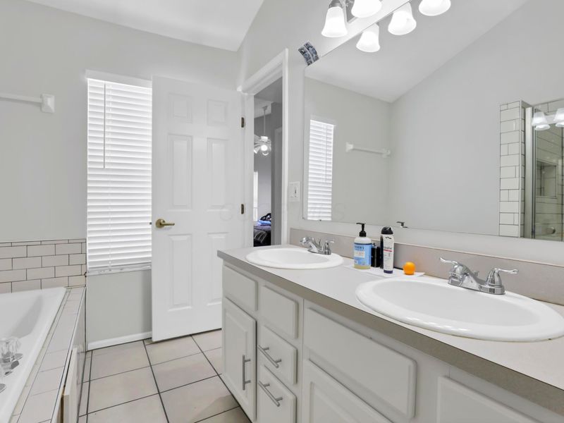 5785 Albany Green, Westerville, OH 43081 Photo 22