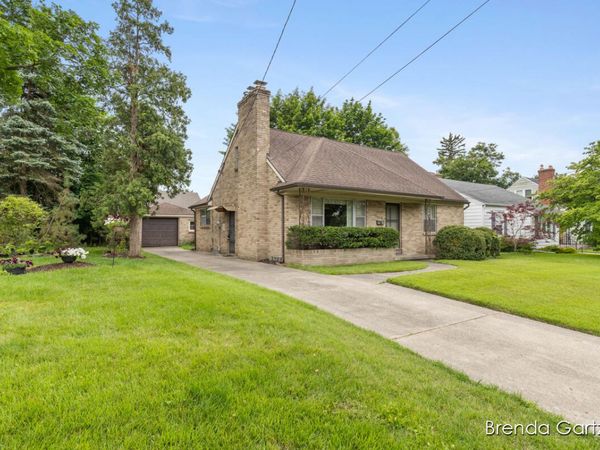 1012 Northlawn Street NE, Grand Rapids, MI 49505