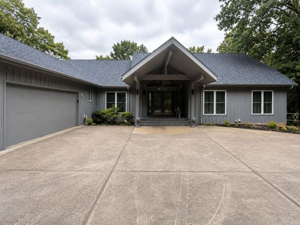 56 N Lakeshore Drive, Cherokee Village, AR 72529