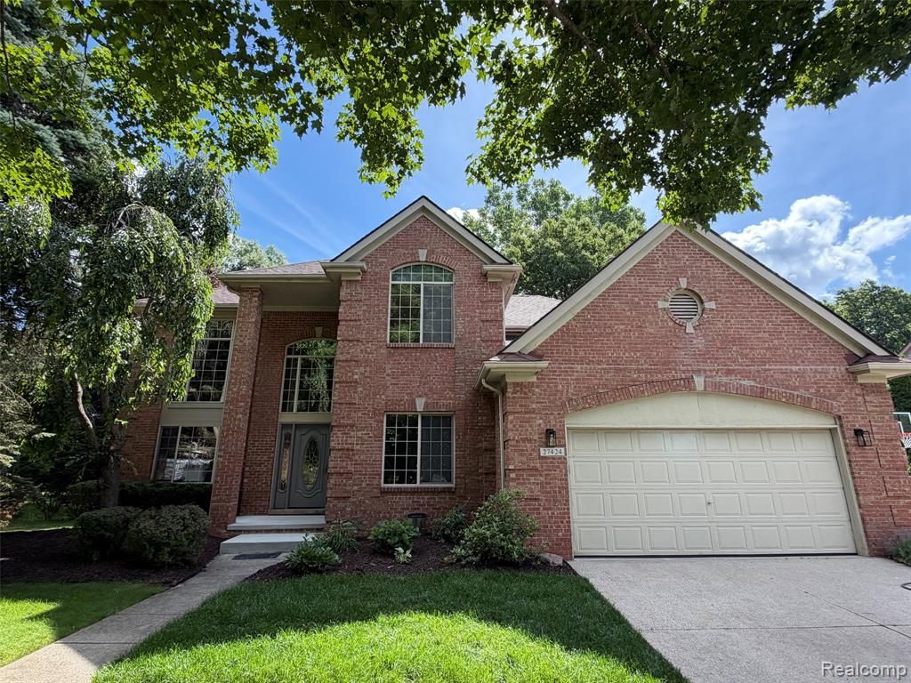 27424 Rosewood Court, Farmington Hills, MI 48334 Main Photo