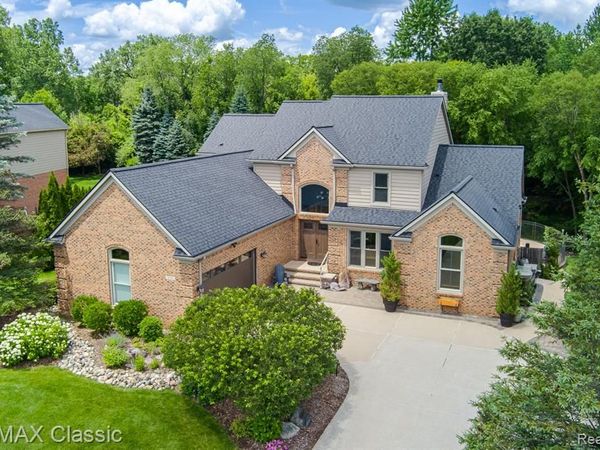 3790 Deer Springs Drive, Oakland Twp, MI 48306