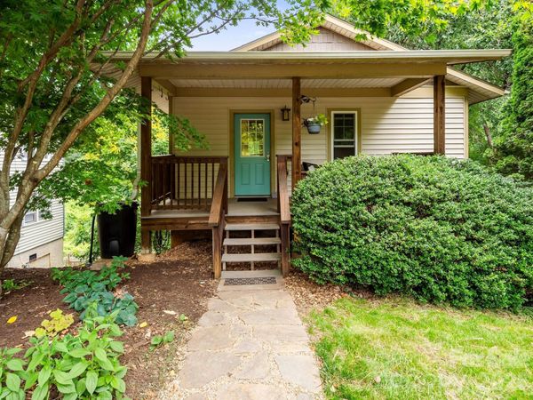 16 Jefferson Drive, Asheville, NC 28801