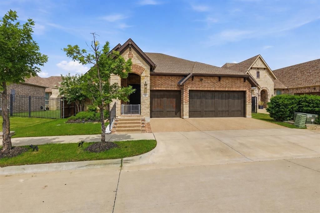 1203 White Squall Trail, Arlington, TX 76005 Main Photo
