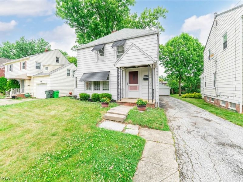 24501 Yosemite Drive, Euclid, OH 44117 Photo 4