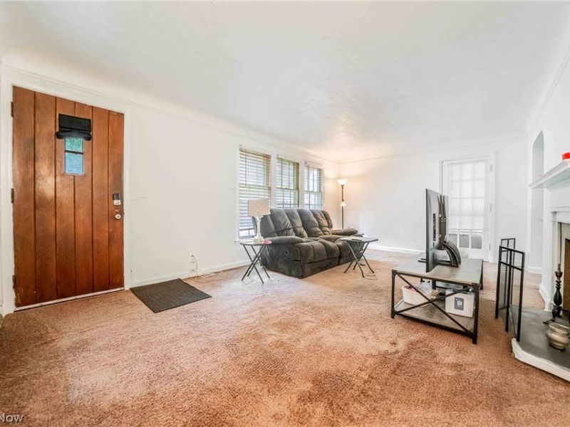 24501 Yosemite Drive, Euclid, OH 44117 Photo 7