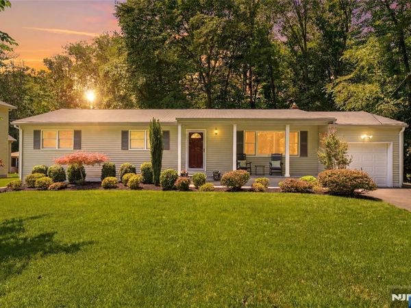 28 Delbrook Road, Par-troy Hills Twp., NJ 07950