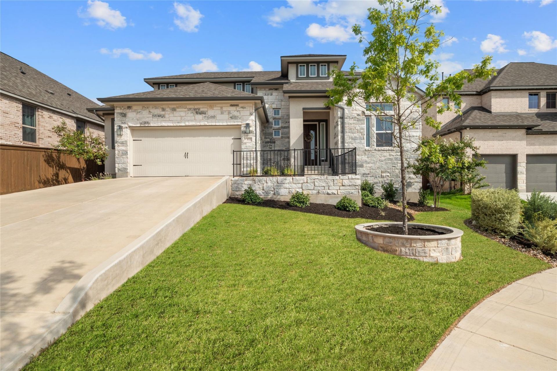 933 Donna Roland Ct, Leander, TX 78641 Main Photo