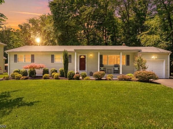 28 Delbrook Rd, Parsippany-Troy Hills, NJ 07950