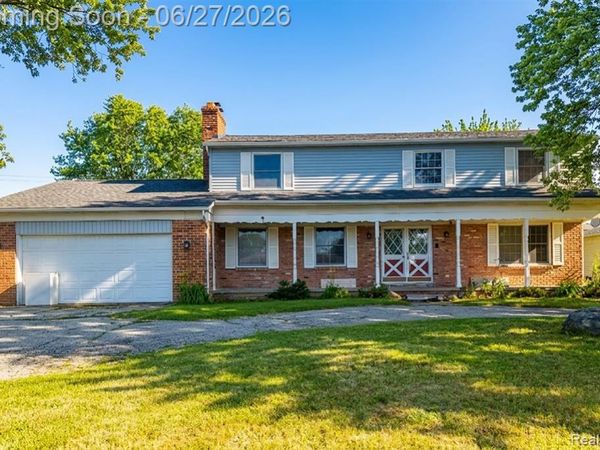 16650 Walcliff Drive, Clinton Twp, MI 48035