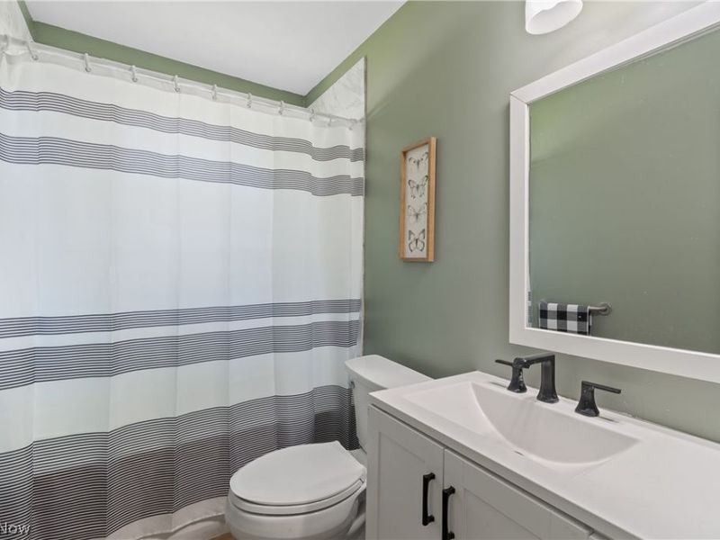 209 Grove Avenue, Cuyahoga Falls, OH 44221 Photo 12