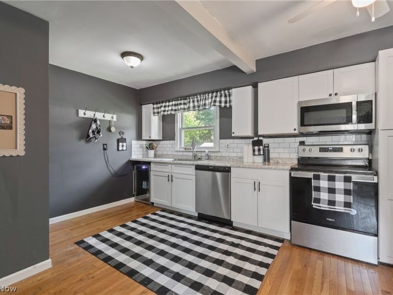 209 Grove Avenue, Cuyahoga Falls, OH 44221 Photo 5