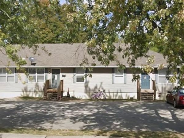 215 W Montgomery Street, Odessa, MO 64076