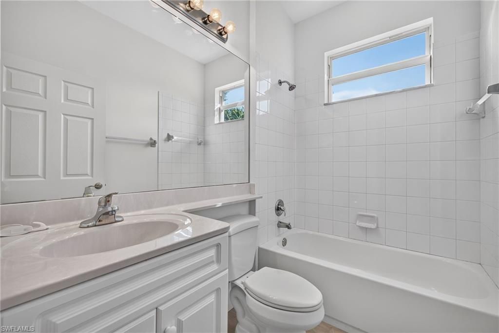 25058 Peacock Ln, Unit 202, Naples, FL 34114 Photo