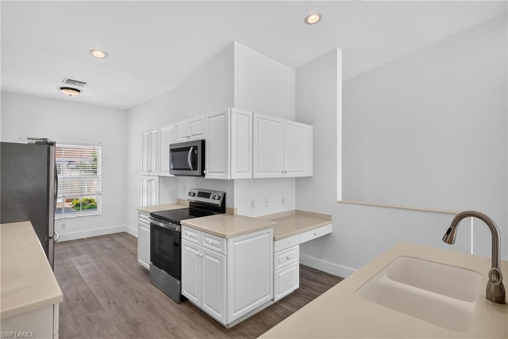 25058 Peacock Ln, Unit 202, Naples, FL 34114 Photo