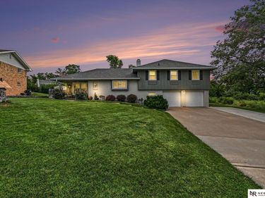 12304 Grey Fawn, Omaha, NE 68154
