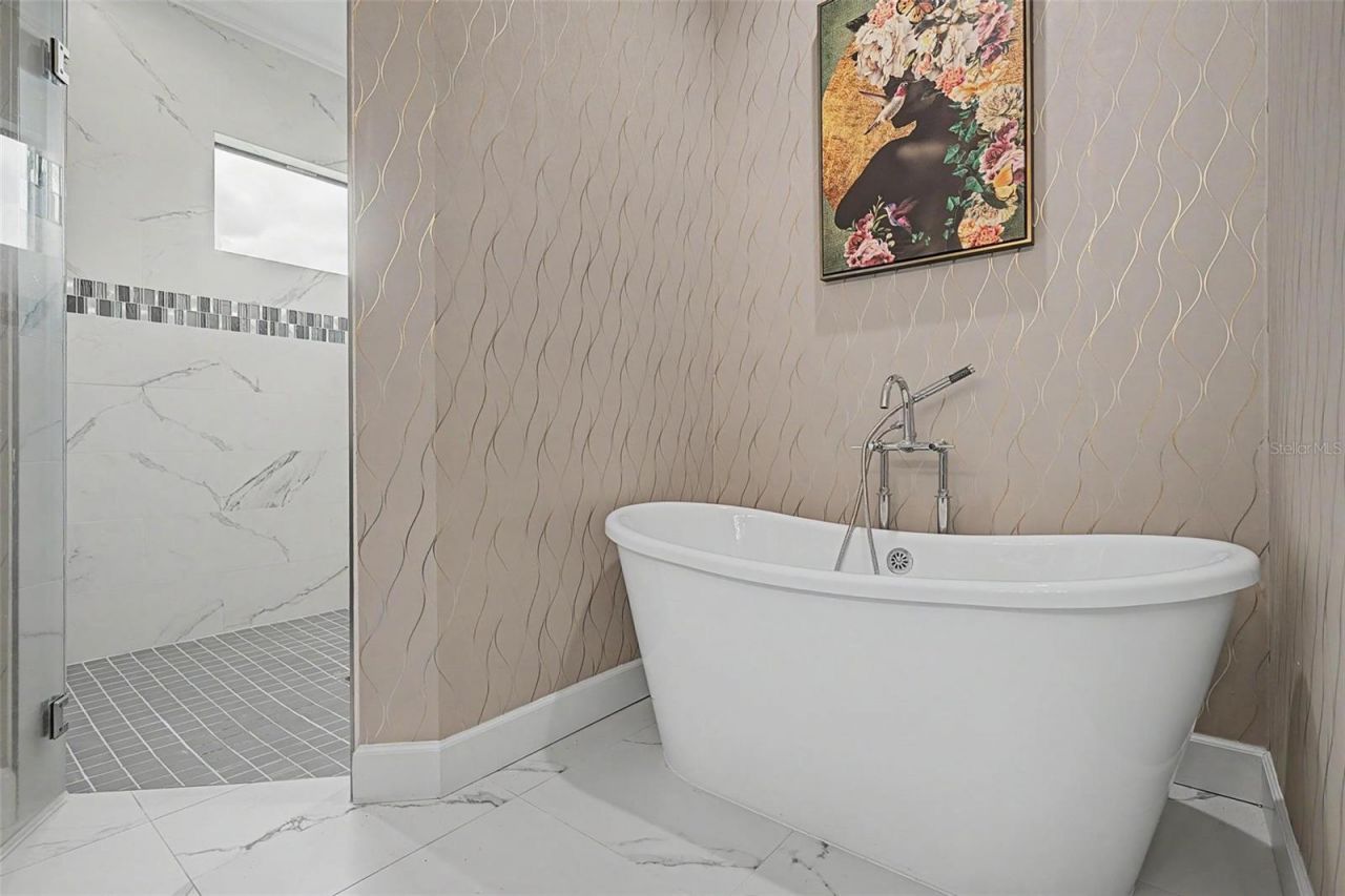 218 Hawk Talon Drive, Lithia, FL 33547 Photo