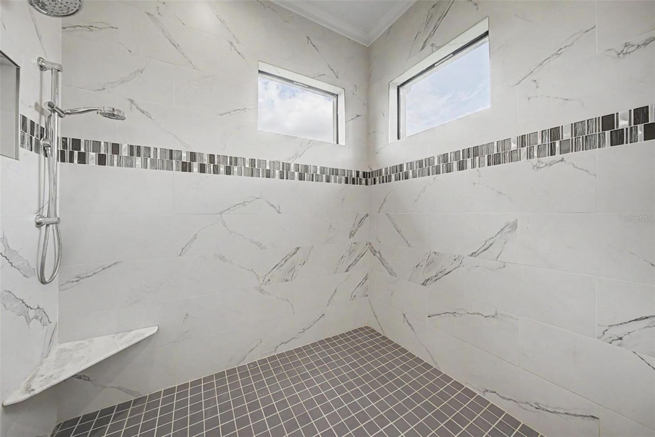 218 Hawk Talon Drive, Lithia, FL 33547 Photo