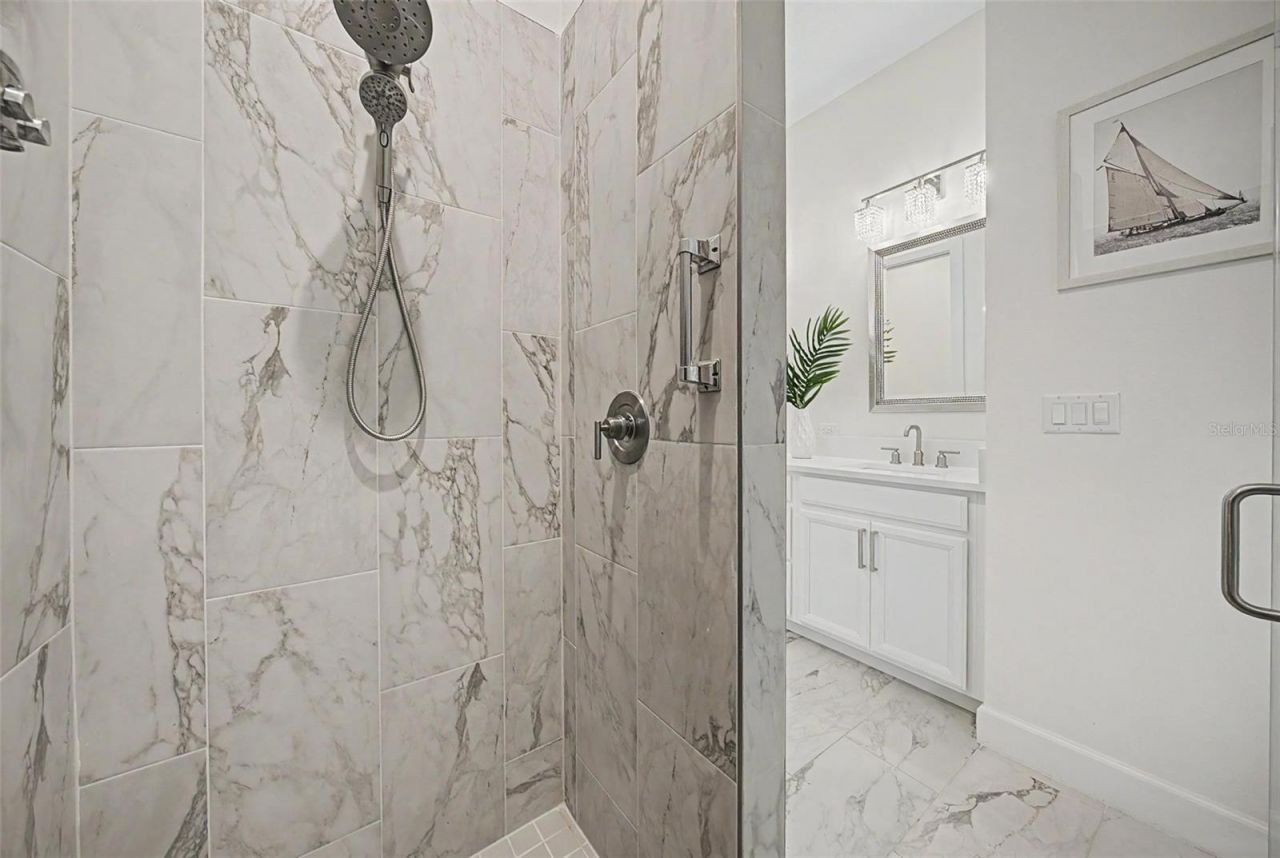 218 Hawk Talon Drive, Lithia, FL 33547 Photo