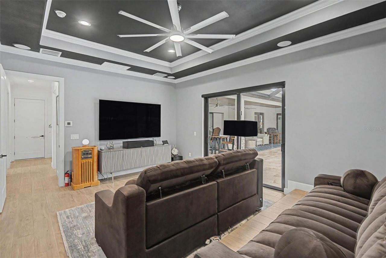 218 Hawk Talon Drive, Lithia, FL 33547 Photo