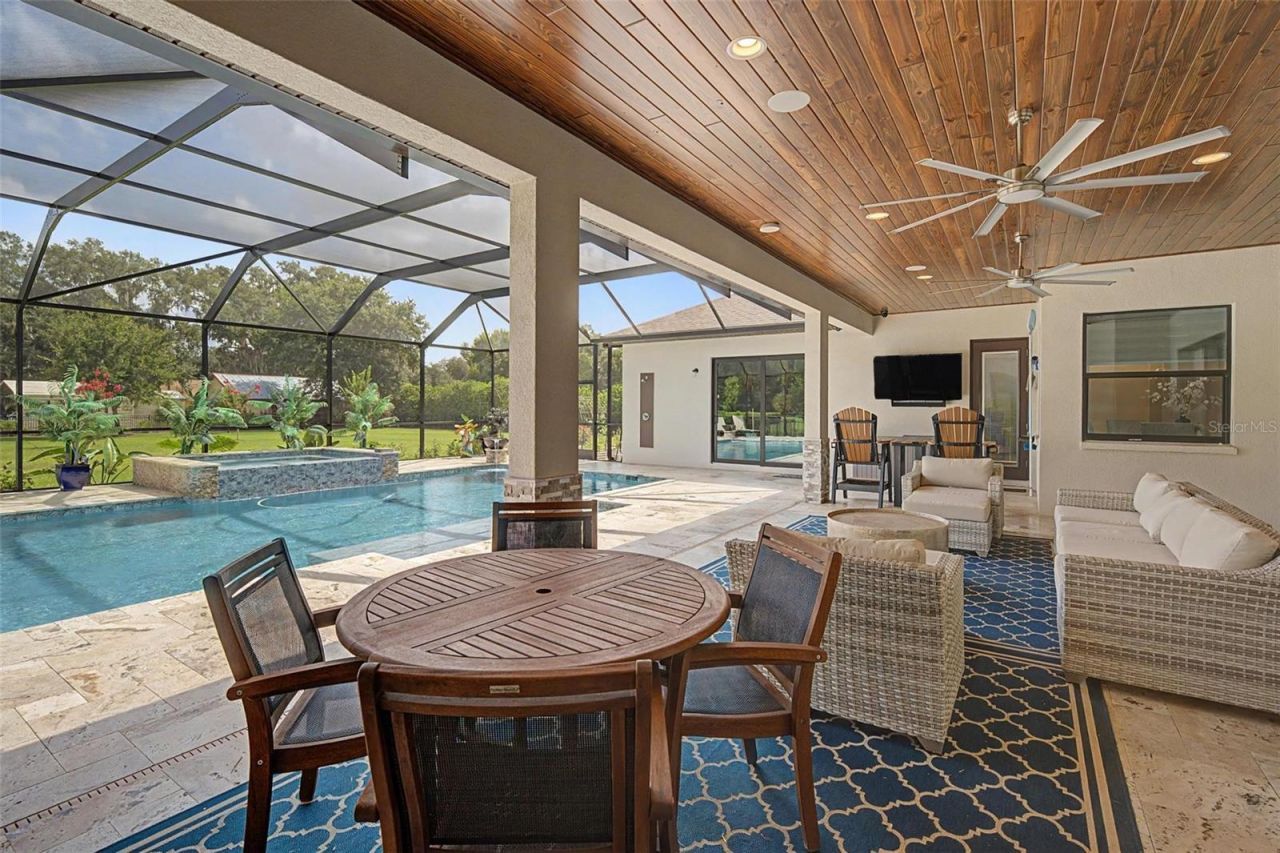 218 Hawk Talon Drive, Lithia, FL 33547 Photo