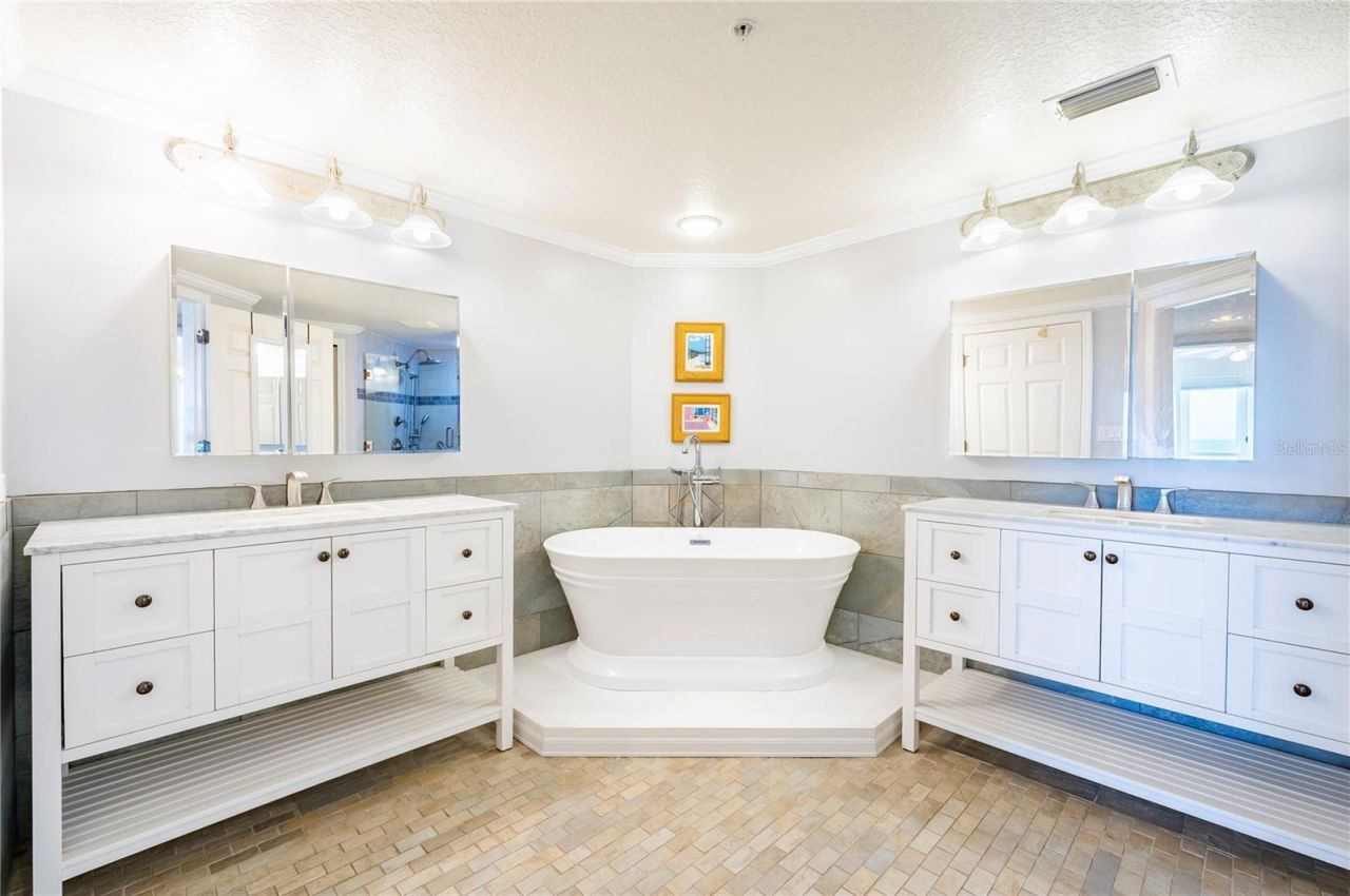 16750 Gulf Boulevard, Unit 311, North Redington Beach, FL 33708 Photo