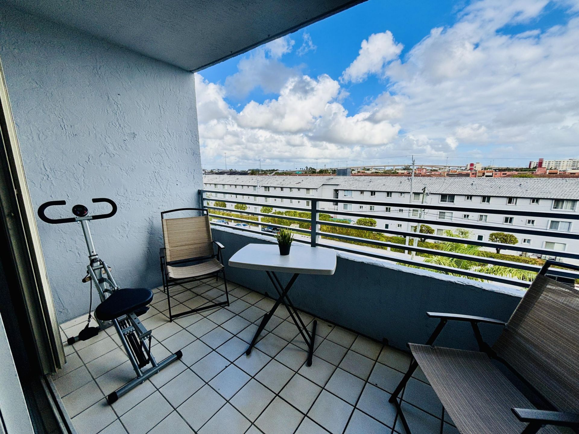 8201 NW 8th Street, Unit 1-509, Miami, FL 33126 Photo
