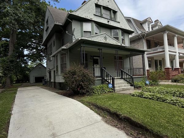 2415 Glenwood Avenue, Toledo, OH 43620