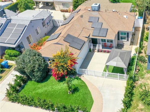 17415 Victory Boulevard, Lake Balboa, CA 91406