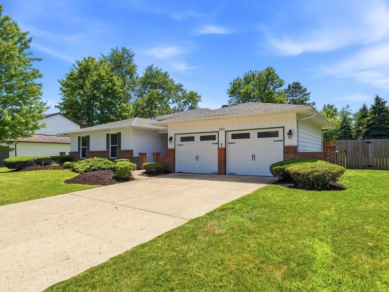 945 Matterhorn Drive, Reynoldsburg, OH 43068 Photo 2