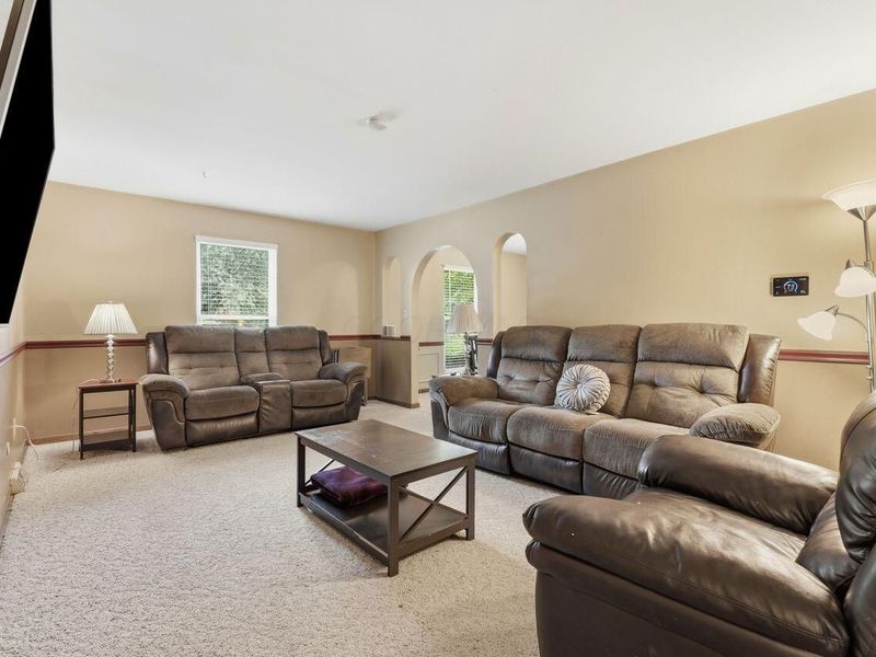 945 Matterhorn Drive, Reynoldsburg, OH 43068 Photo 5
