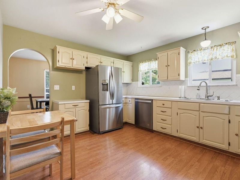 945 Matterhorn Drive, Reynoldsburg, OH 43068 Photo 9
