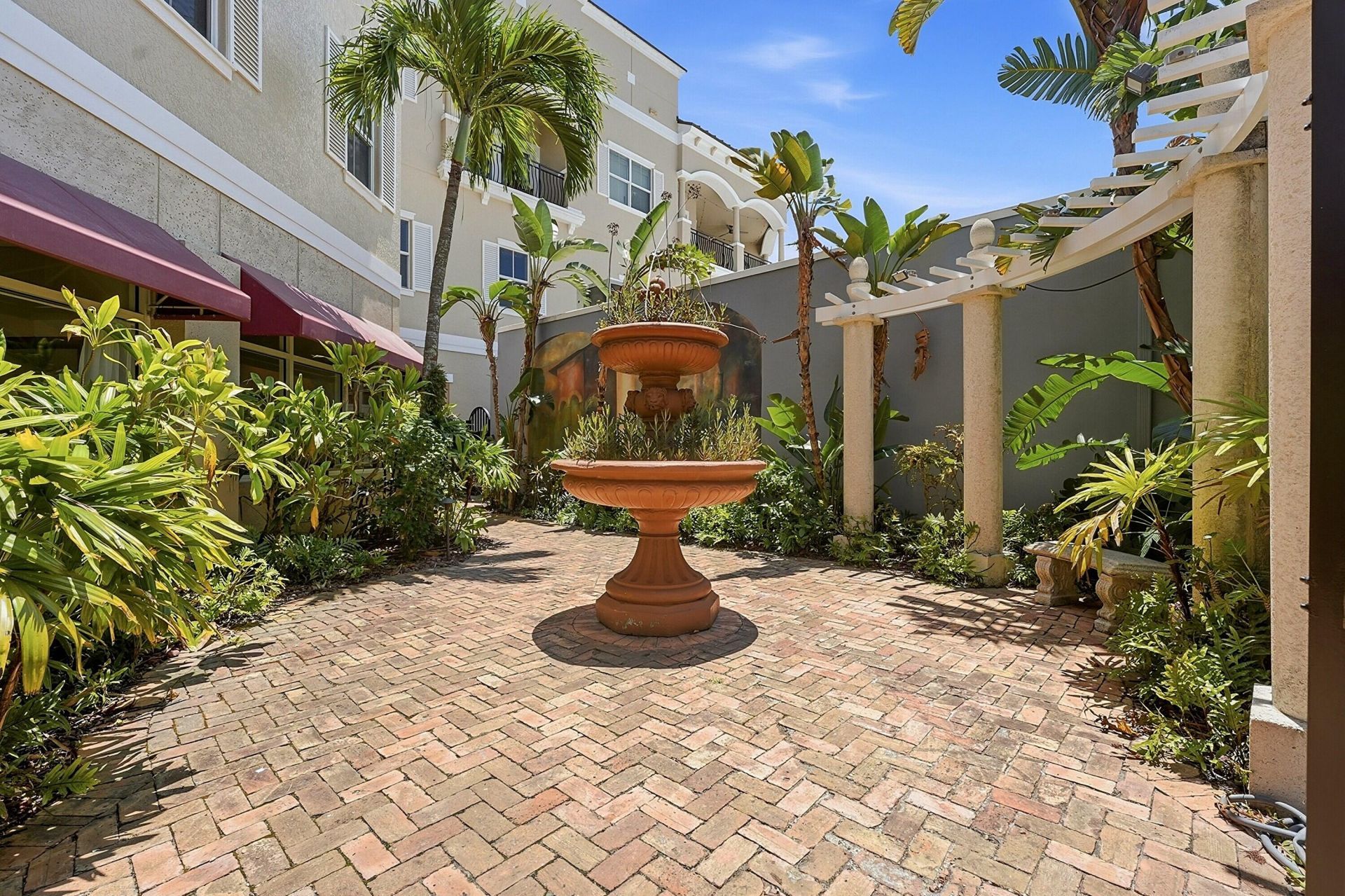 50 SE Ocean Boulevard, Unit 302, Stuart, FL 34994 Photo