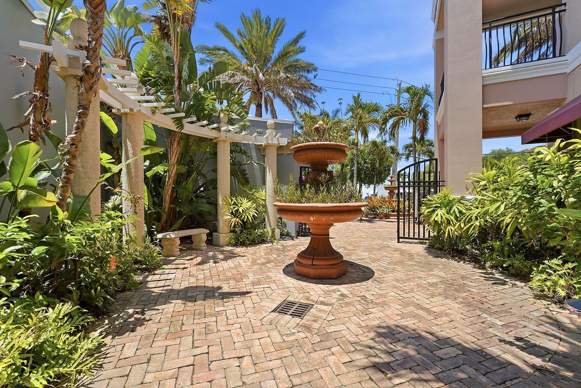 50 SE Ocean Boulevard, Unit 302, Stuart, FL 34994 Photo