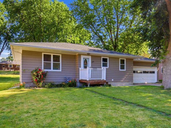 205 Burr Oak Drive, Albert Lea, MN 56007