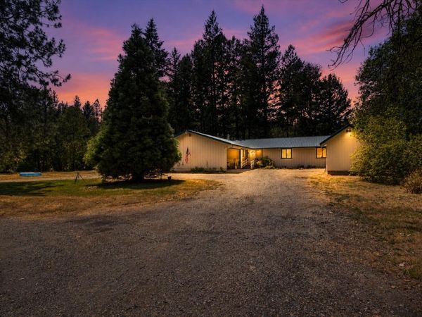 1934 Laurel Road, Cave Junction, OR 97523