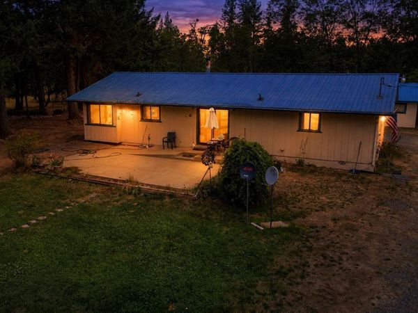 1934 Laurel Road, Cave Junction, OR 97523