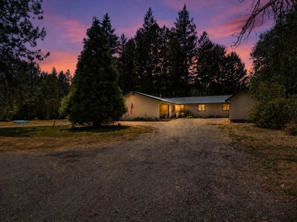 1934 Laurel Road, Cave Junction, OR 97523
