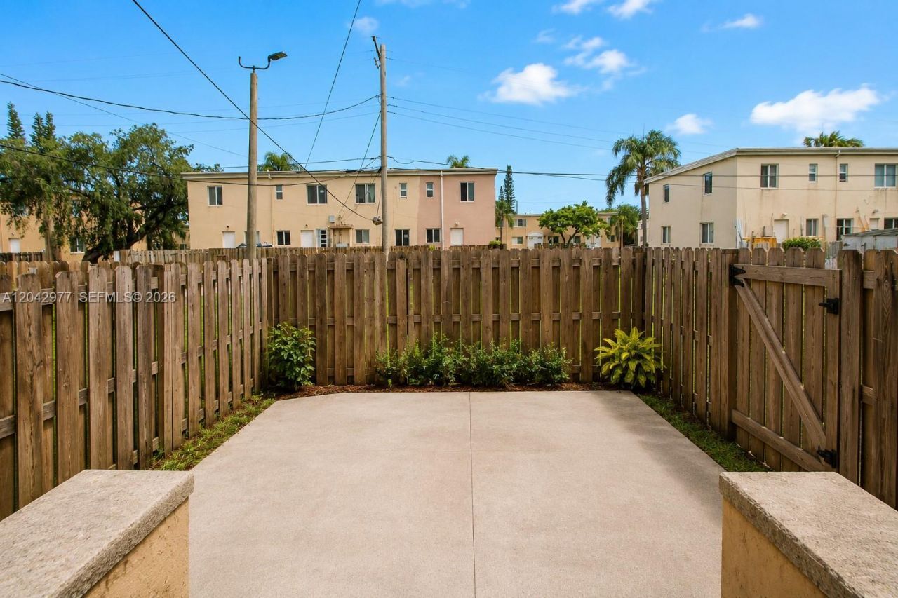 420 NW 84th Ter , Unit 420, Miami, FL 33150 Photo